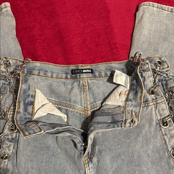 Fashion Nova Blue Straight Leg Jeans Classic Style - Picture 6 of 6